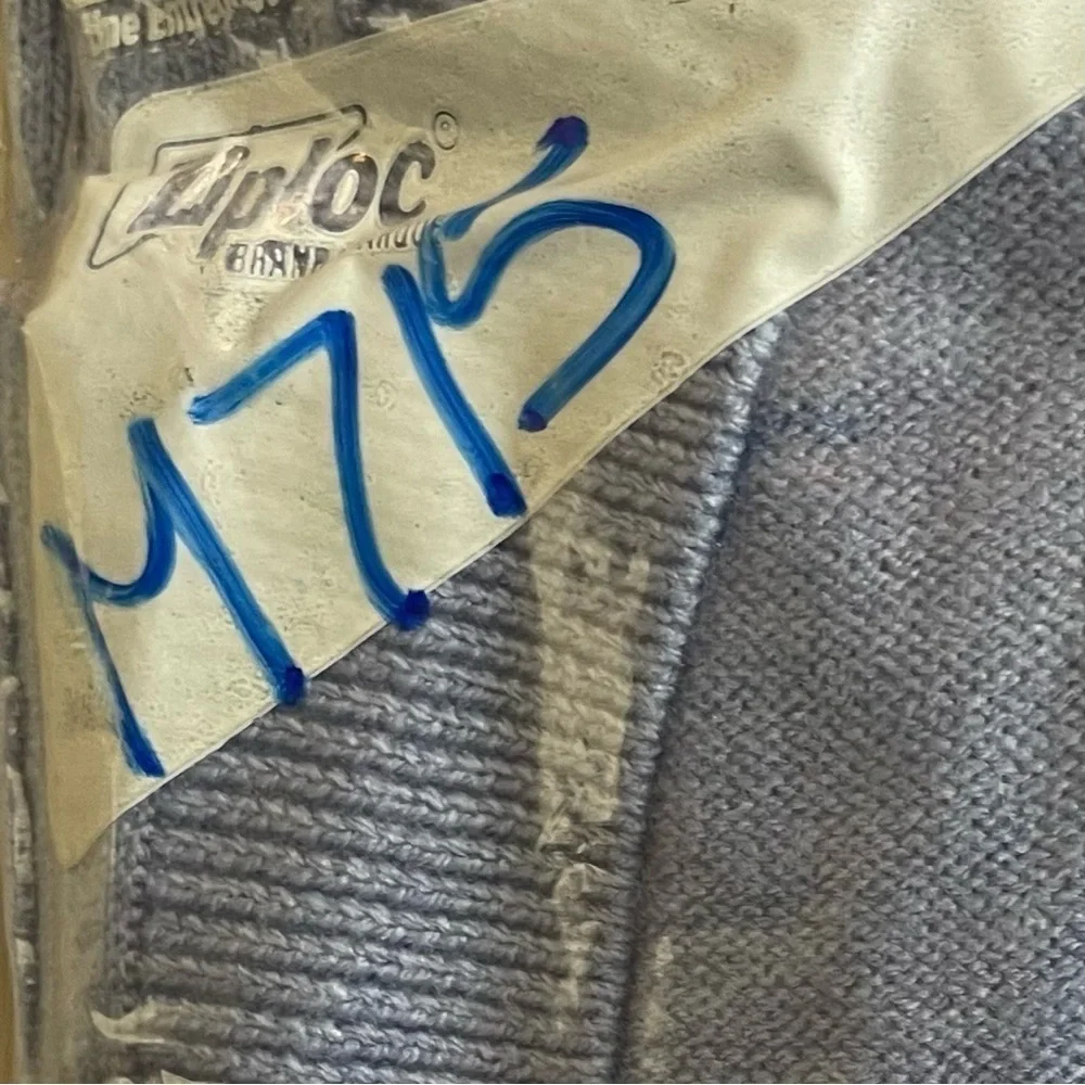 NWT Banana Republic Acrylic Blend V-Neck Sweater Men Size M Blue Lightweight